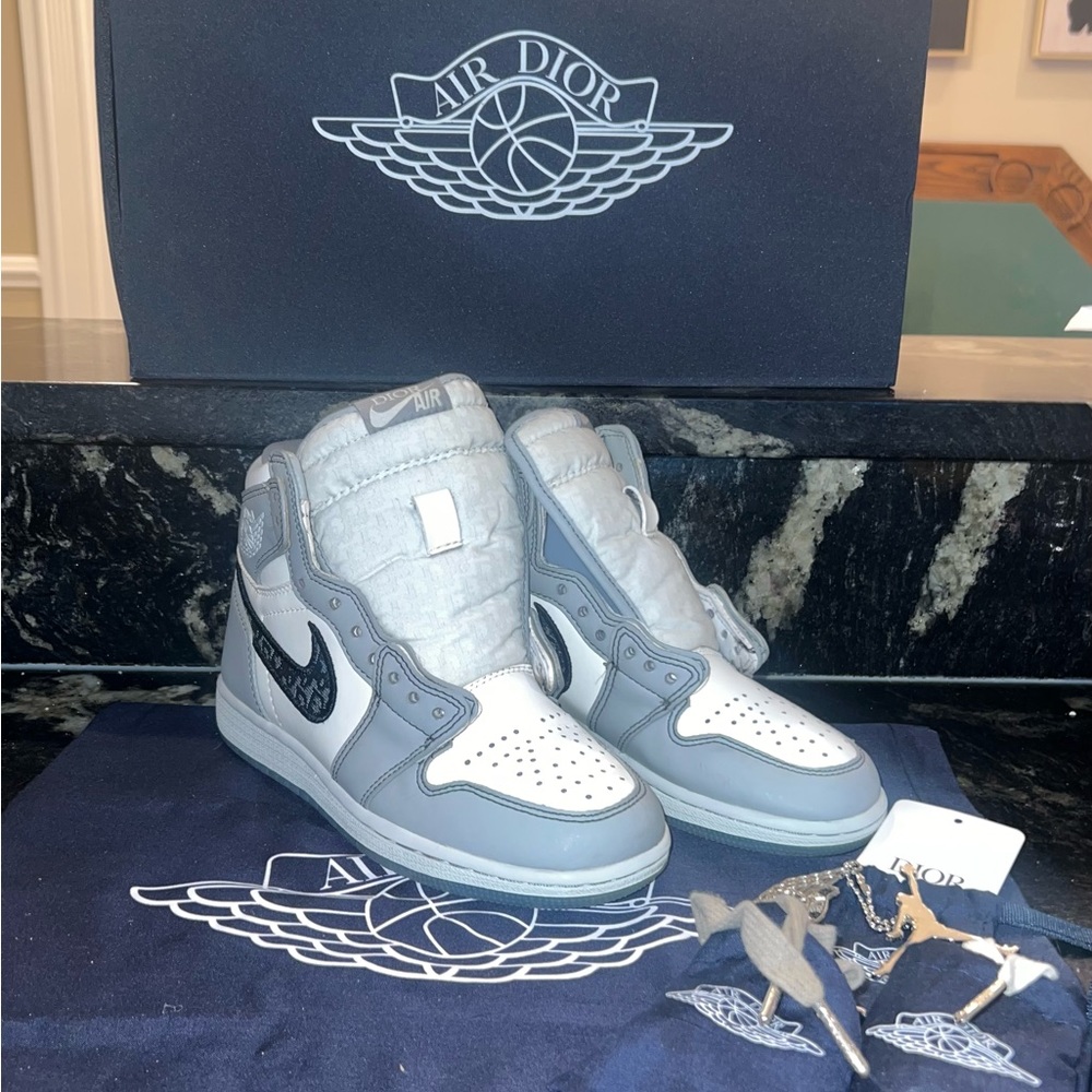 Dior NikeJordan’s look alike Used but look new! Comes with box and all packaging